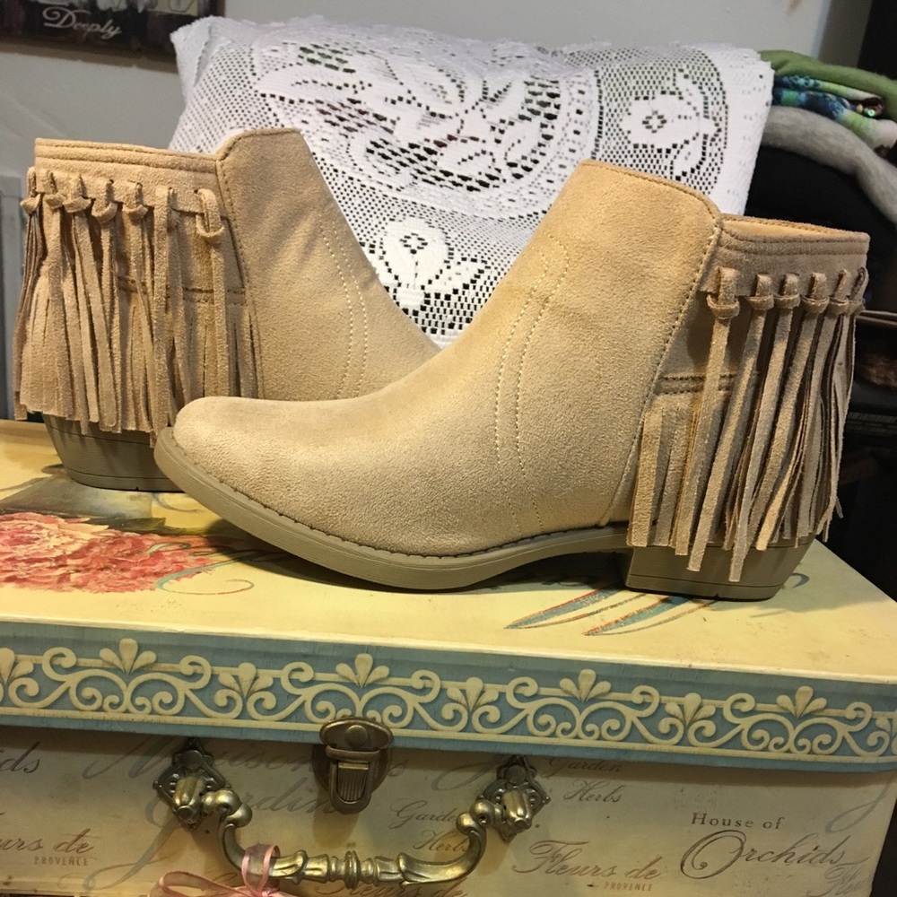 Light Tan with fringe side zip boots